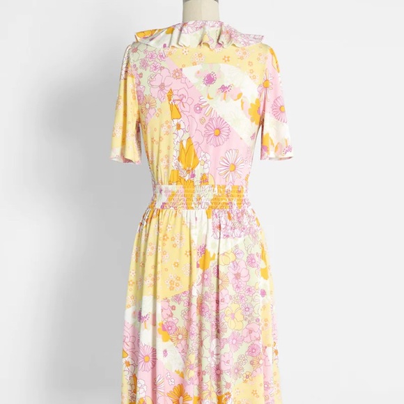ModCloth Marvelous Flower Medley Surplice Dress | Size Medium - Picture 4 of 7